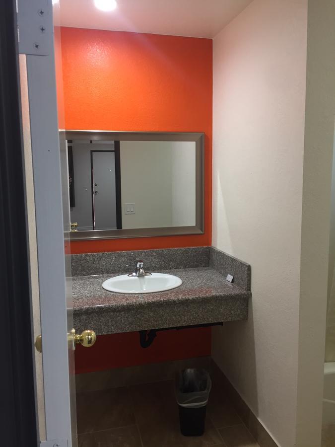 Welcome Inn & Suites أنهايم المظهر الخارجي الصورة